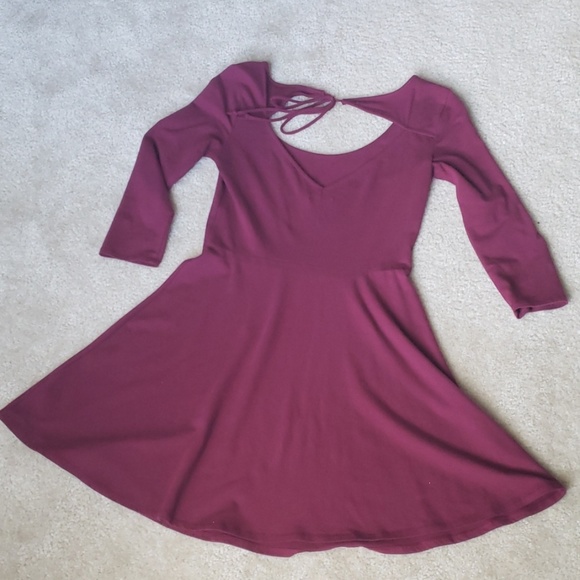 American Eagle Dress (Maroon) - Picture 2 of 2